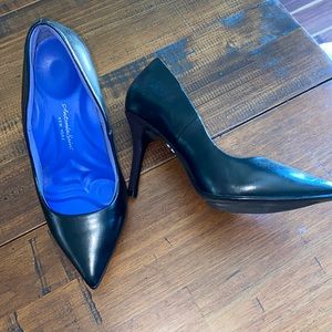 Antonia Saint Heels